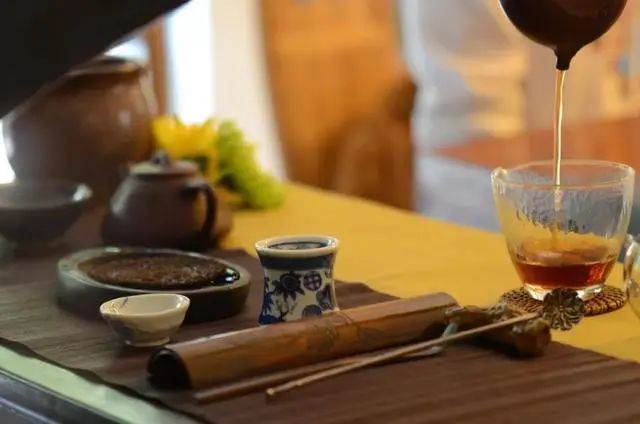 喝茶不利于健康？医生忠告：尽量少碰这3种茶，别不放在心上