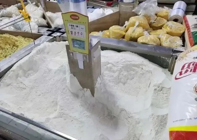 面粉不是越贵越好，内行支招：面袋上找4个“词”，优质又好吃