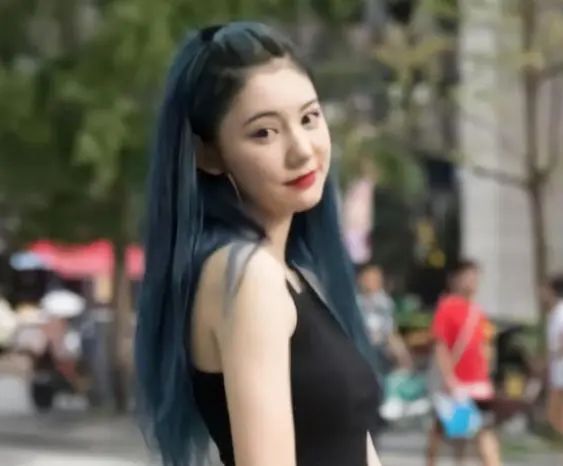 “长期化妆”和“长期素颜”，5年后皮肤有何区别？或会很明显