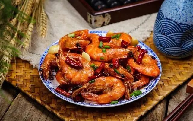 明日端午，别忘“吃一味，喝二茶，食三样”，合理饮食，平安喜乐