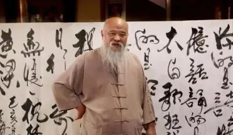 当年不顾医生劝阻，每天2包烟，顿顿8两白酒的李琦，如今成了这样
