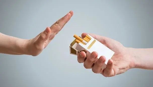 男子抽烟26年，肺脏依然红润，医生：这3个好习惯，值得借鉴