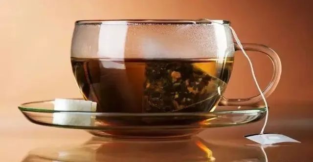 喝茶防癌还是致癌？医生提醒：3种喝茶方式容易致癌，注意避免