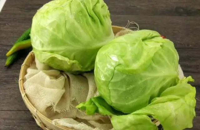 胃病不能吃豆腐？提醒：牢记以下9种食物，或有助减轻肠胃压力