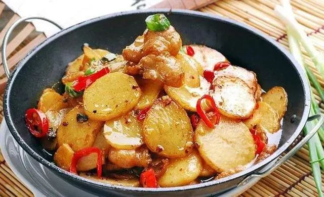 土豆，是高血脂的加速剂吗？医生：不想血脂“飙升”，少碰2素