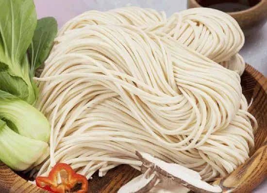 土豆，是高血脂的加速剂吗？医生：不想血脂“飙升”，少碰2素