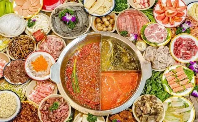 吃火锅时，再馋也别点这5种菜，火锅店员工：我们老板自己从不吃