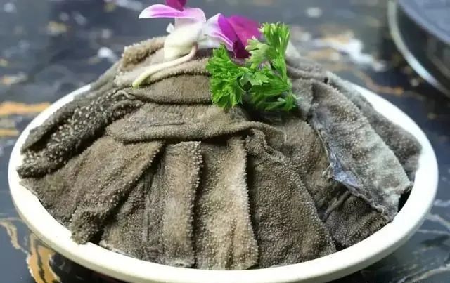吃火锅时，再馋也别点这5种菜，火锅店员工：我们老板自己从不吃
