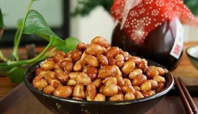 喝酒时吃花生米会怎样呢？不妨了解