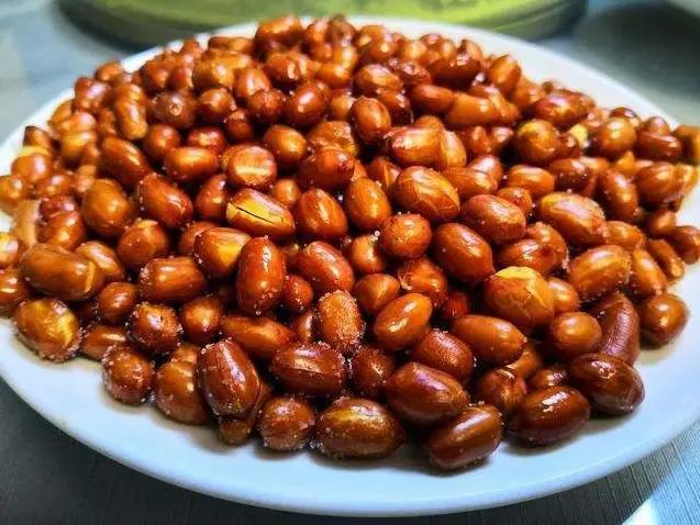 喝酒时吃花生米会怎样呢？不妨了解