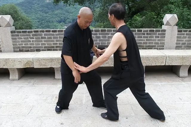 50岁后坚持运动身体健康，有几种运动要避开，不利于健康