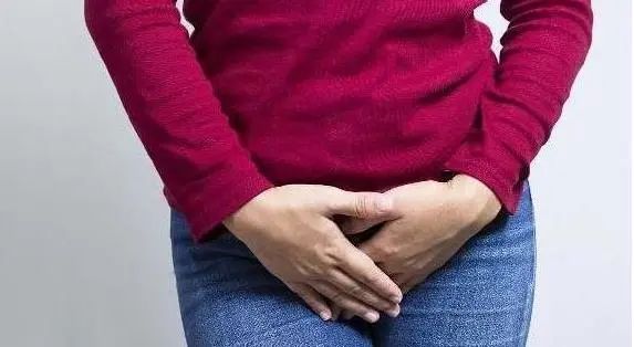 宫颈癌多是“拖”出来的吗？女人身体若有3处异常，建议趁早就医