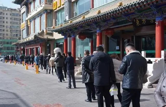 风靡兰州的牛肉面，为啥火不过兰州拉面？3个原因很无奈也很现实