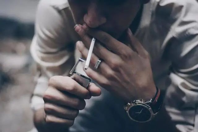 腿是血栓的“报警器”？医生：腿上若有2种情况，或是血栓已形成