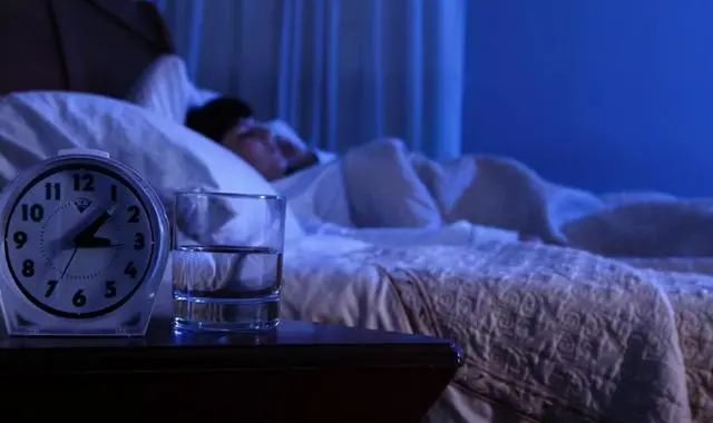 “晚上起夜”和“不起夜”，哪种人更健康？