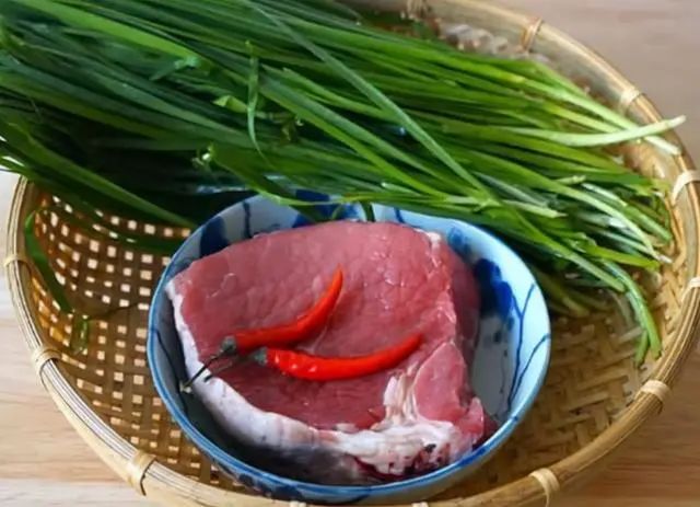 俗语：“鱼不蒜，牛不韭，羊不姜”是什么意思？看完涨知识了