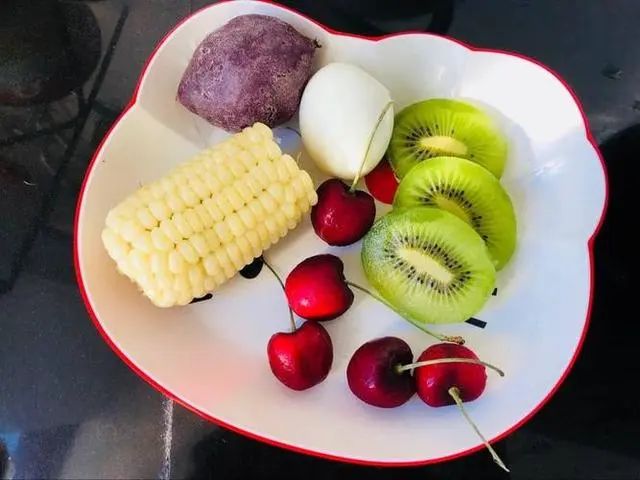 医生：早晨是养肝“黄金期”，多吃4种食物，或助保护肝脏健康