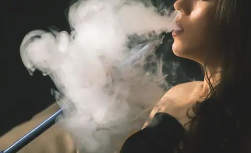 吸烟的朋友，若是起床后没有出现这3种情况，或说明肺部还算干净