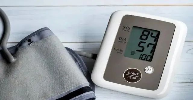 午睡可能影响寿命健康！医生提醒：年过50，午睡“三不要”得牢记