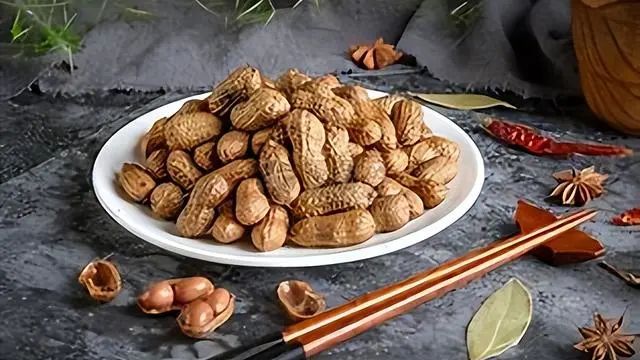 吃花生，能养生？研究发现：花生能让血管更健康，怎么吃才正确？