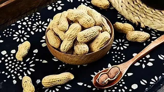 吃花生，能养生？研究发现：花生能让血管更健康，怎么吃才正确？