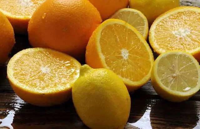 胃病的“发物”或不是辣椒？提醒：真正要少吃的，或是这4种食物