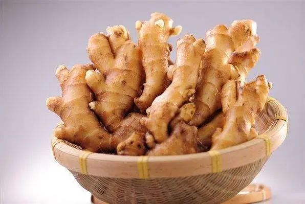 “吃姜不去皮，吃错害自己”？生姜要不要去皮？尽量别做错