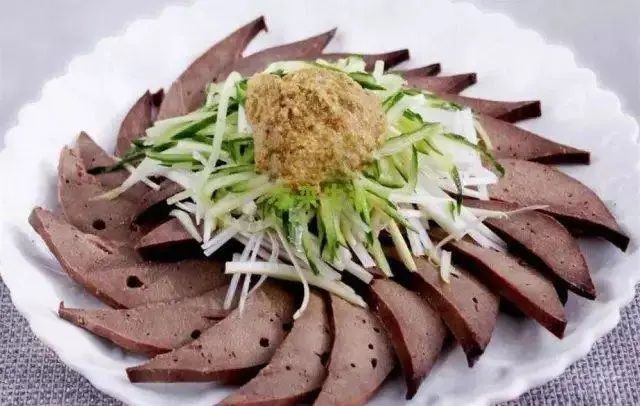 洋葱是高尿酸的“催化剂”？提醒：避免尿酸升高，尽量远离4物