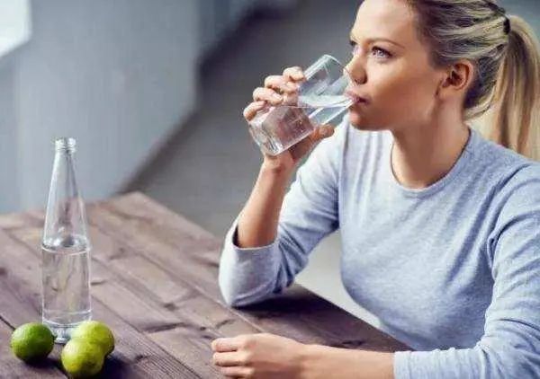 洋葱是高尿酸的“催化剂”？提醒：避免尿酸升高，尽量远离4物