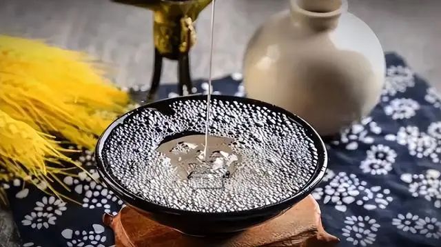 长期喝“大酒”无异于慢性自杀！偶尔喝点小酒，又会有哪些危害？