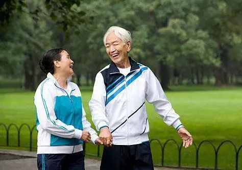 起床后，不是先喝水，医生提醒：做好这3件事，或让你长寿