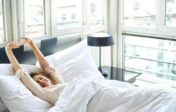 起床后，不是先喝水，医生提醒：做好这3件事，或让你长寿