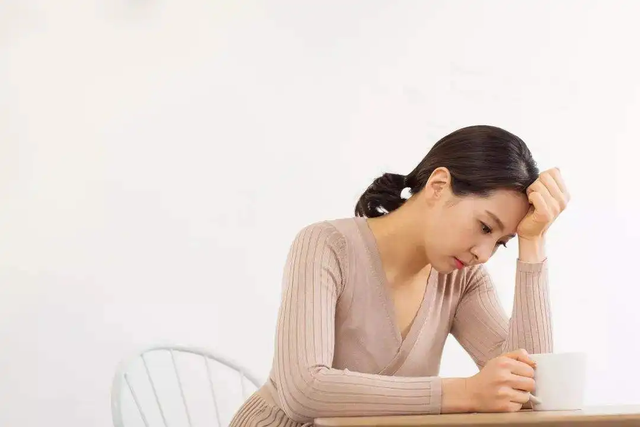女性衰老“加速器”排名公布，第4名是勤洗头，第1女性朋友经常做