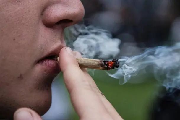 长期吸烟的人，突然把烟戒掉，是好事还是坏事？老烟民了解下