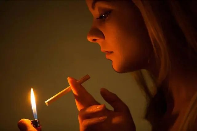 长期吸烟的人，突然把烟戒掉，是好事还是坏事？老烟民了解下