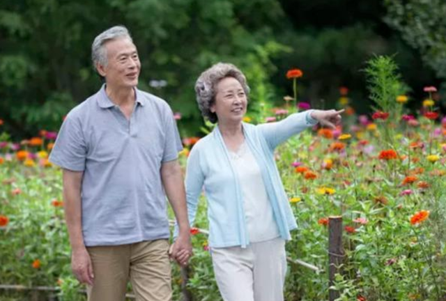 糖尿病人不能吃馒头？医生提醒：想要血糖稳定，不能吃的是这两物
