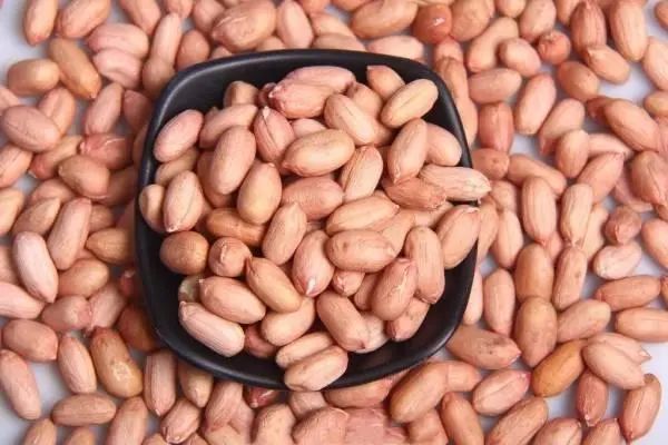 血糖高不能吃花生？医生：血糖高的人，这3种“素食”或要少吃