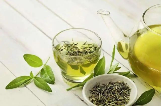 高血脂能吃豆腐吗？医生：6种降脂食物常吃，血脂或会悄悄下降