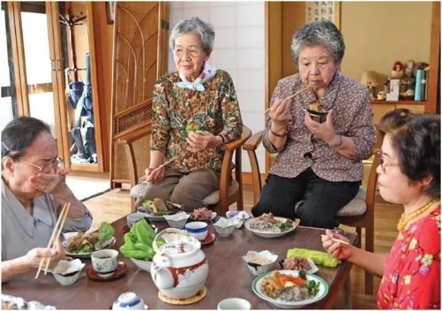“吃肉”和“吃素”哪个更长寿呢？建议早了解
