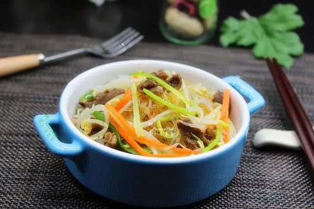 “吃肉”和“吃素”哪个更长寿呢？建议早了解