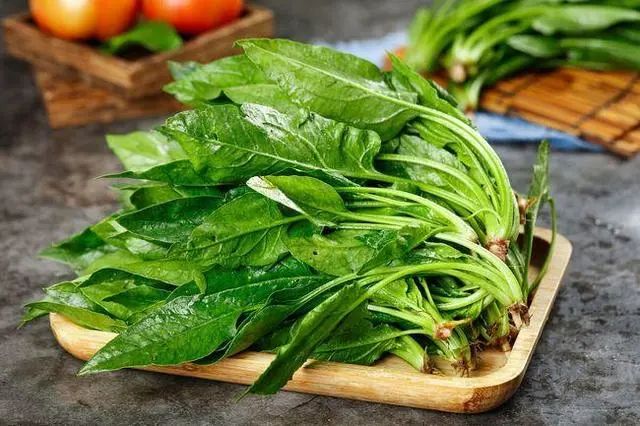 “吃肉”和“吃素”哪个更长寿呢？建议早了解
