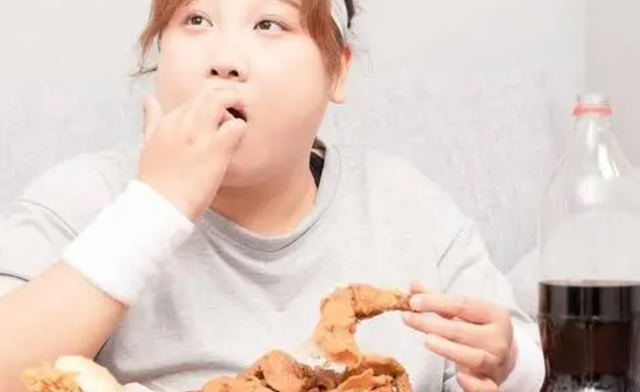 血脂高的人或是面条吃多了？建议：想降脂的人，2种食物最好少吃