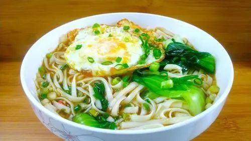 血脂高的人或是面条吃多了？建议：想降脂的人，2种食物最好少吃
