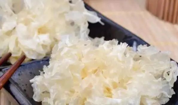 血脂高的人或是面条吃多了？建议：想降脂的人，2种食物最好少吃