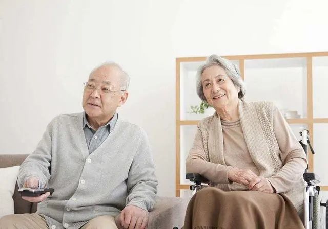 拔火罐时，后背出现的瘀血，是排出的毒素吗？真相来了
