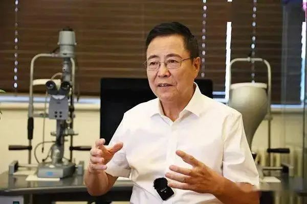 为啥医生不做近视眼手术呢？真的有后遗症吗？眼科医生说出大实话