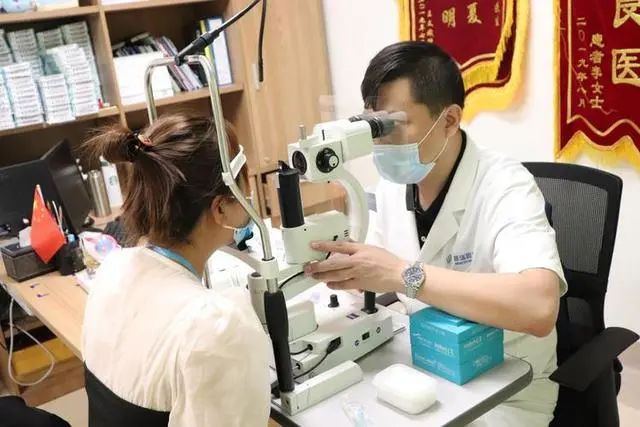为啥医生不做近视眼手术呢？真的有后遗症吗？眼科医生说出大实话