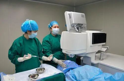 为啥医生不做近视眼手术呢？真的有后遗症吗？眼科医生说出大实话