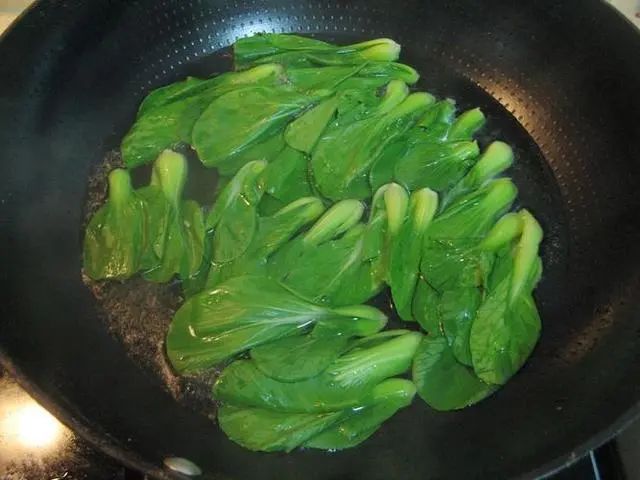 癌症人数逐渐增多？转告父母：7种自带“毒素”的蔬菜，务必焯水