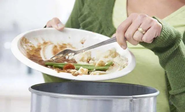 饮食与癌症有关吗？远离癌细胞，尽量少吃这4种早餐，鸡蛋没上榜
